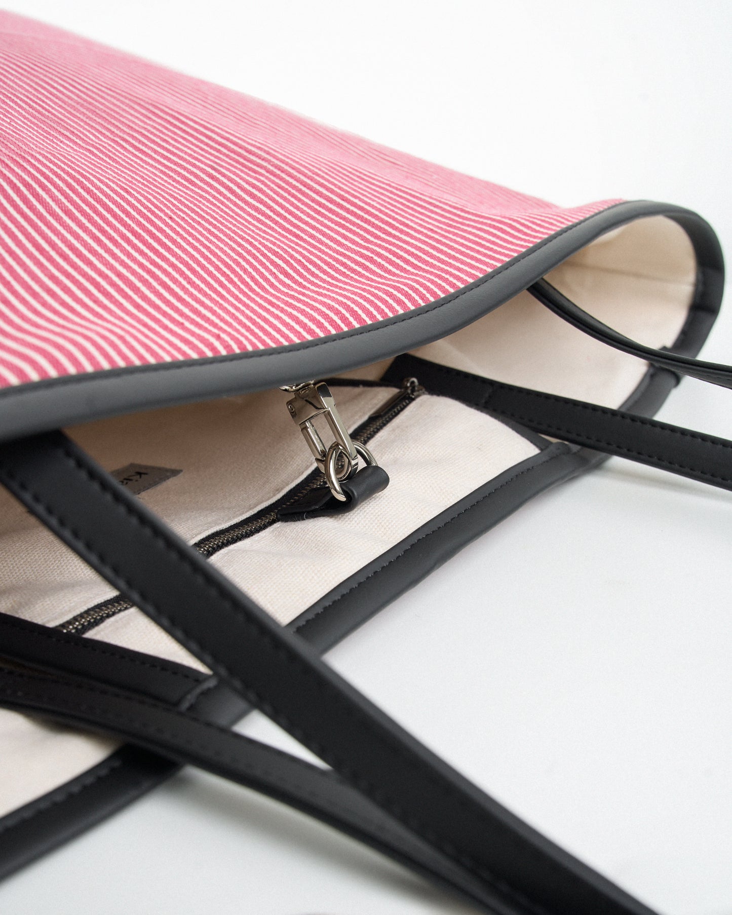Làn | Small Red Striped