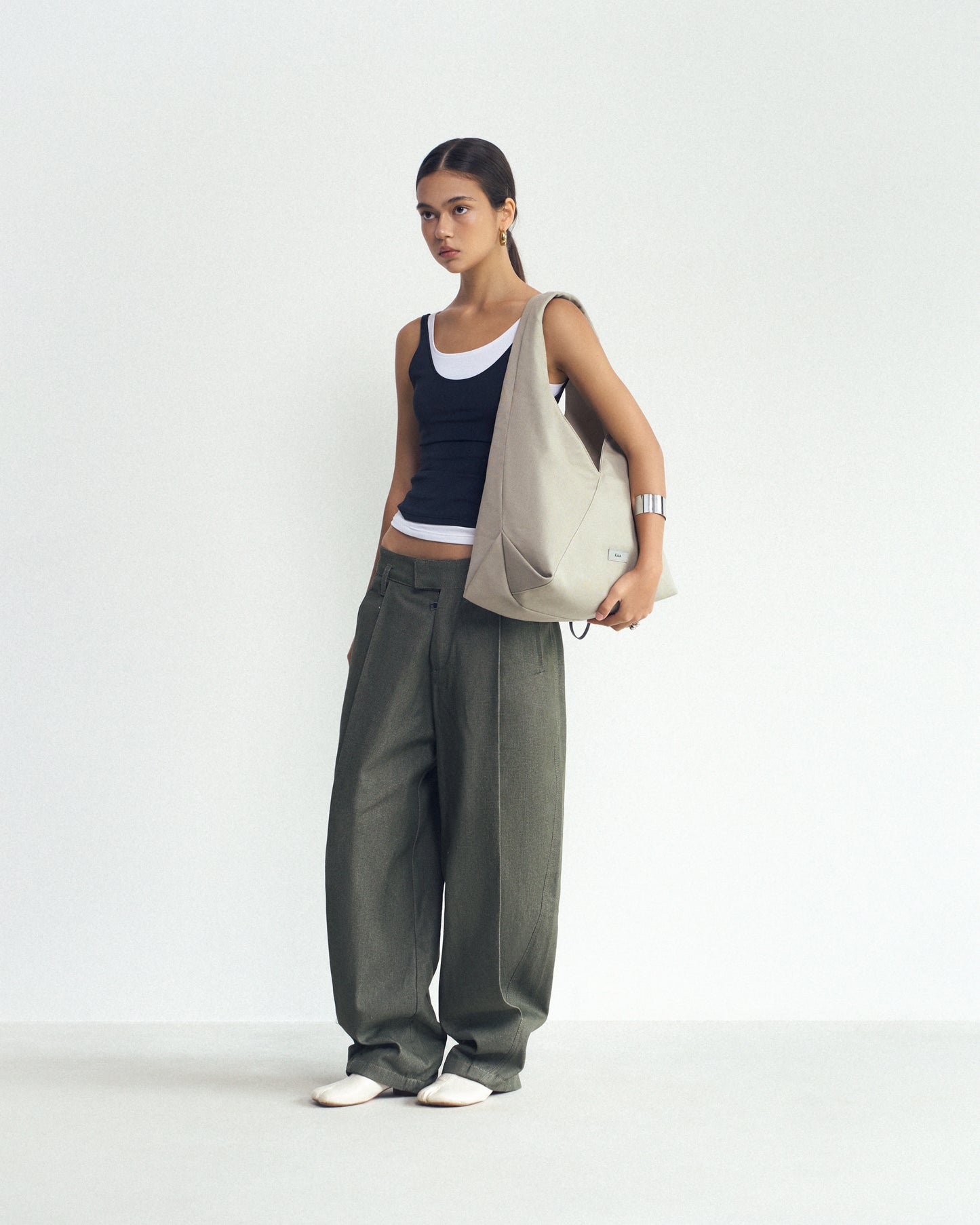 Lam Kiaa | Light Gray