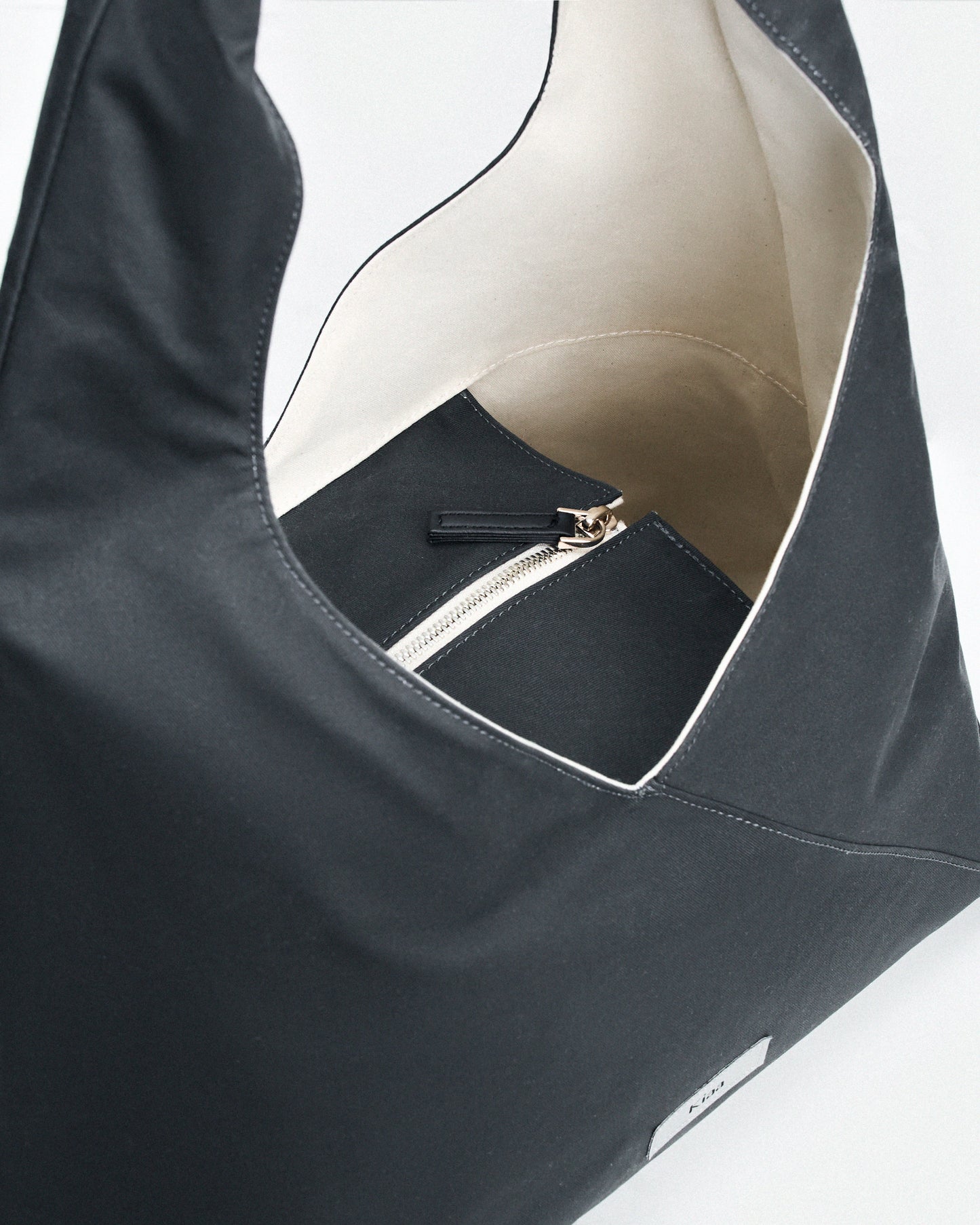 Lam Kiaa | Dark Gray