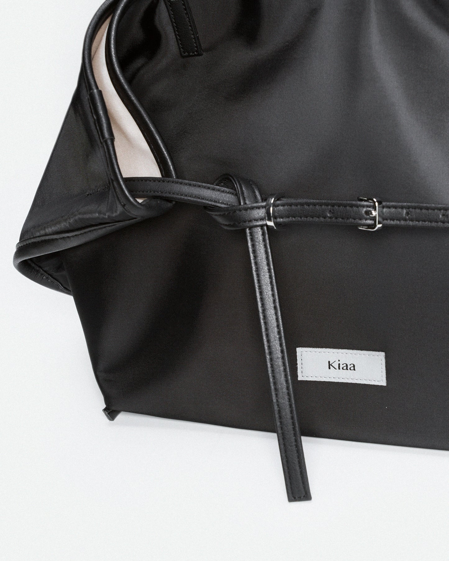 Xếp Kiaa | Black Nylon