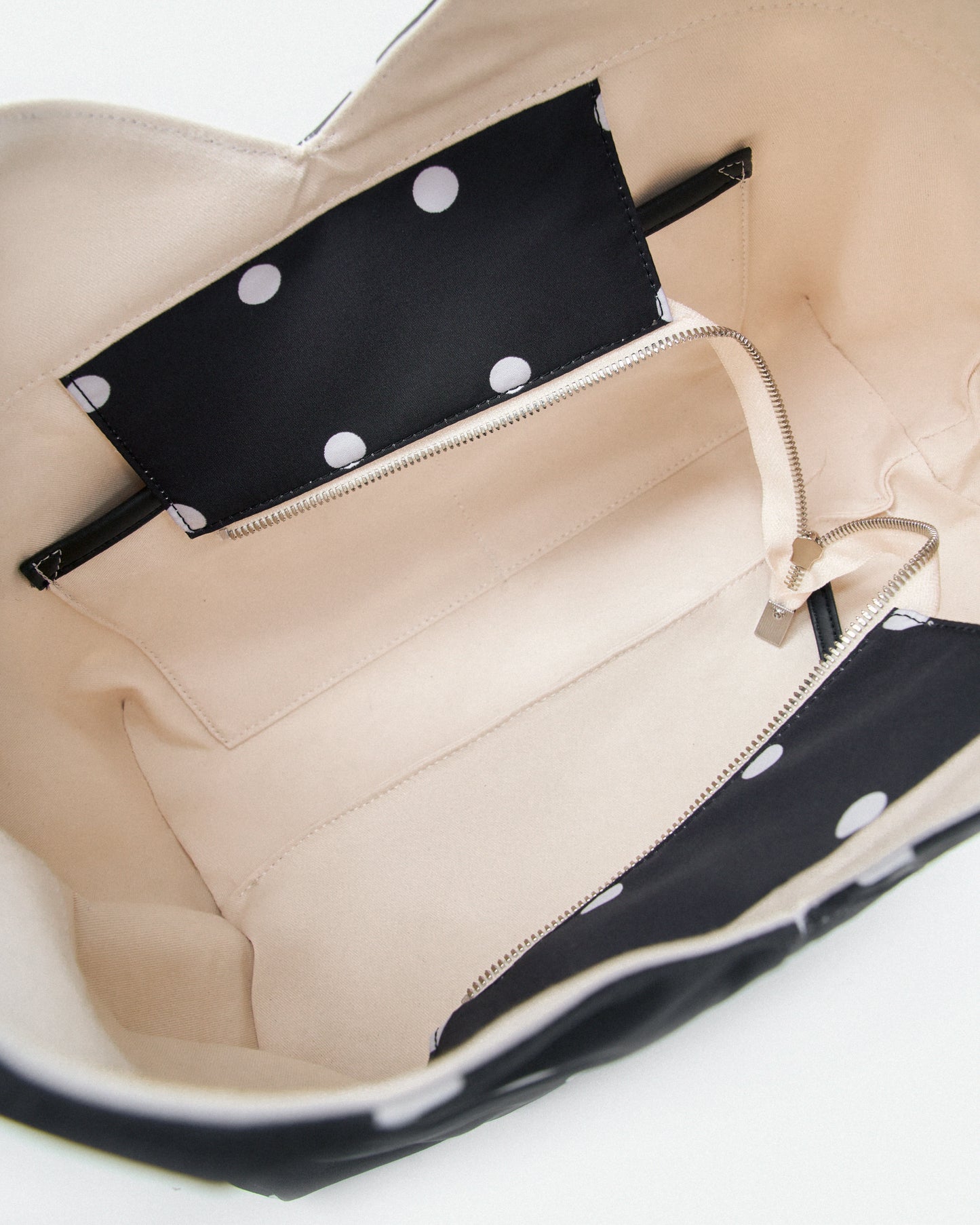 Lam Kiaa | Polka Dot Black