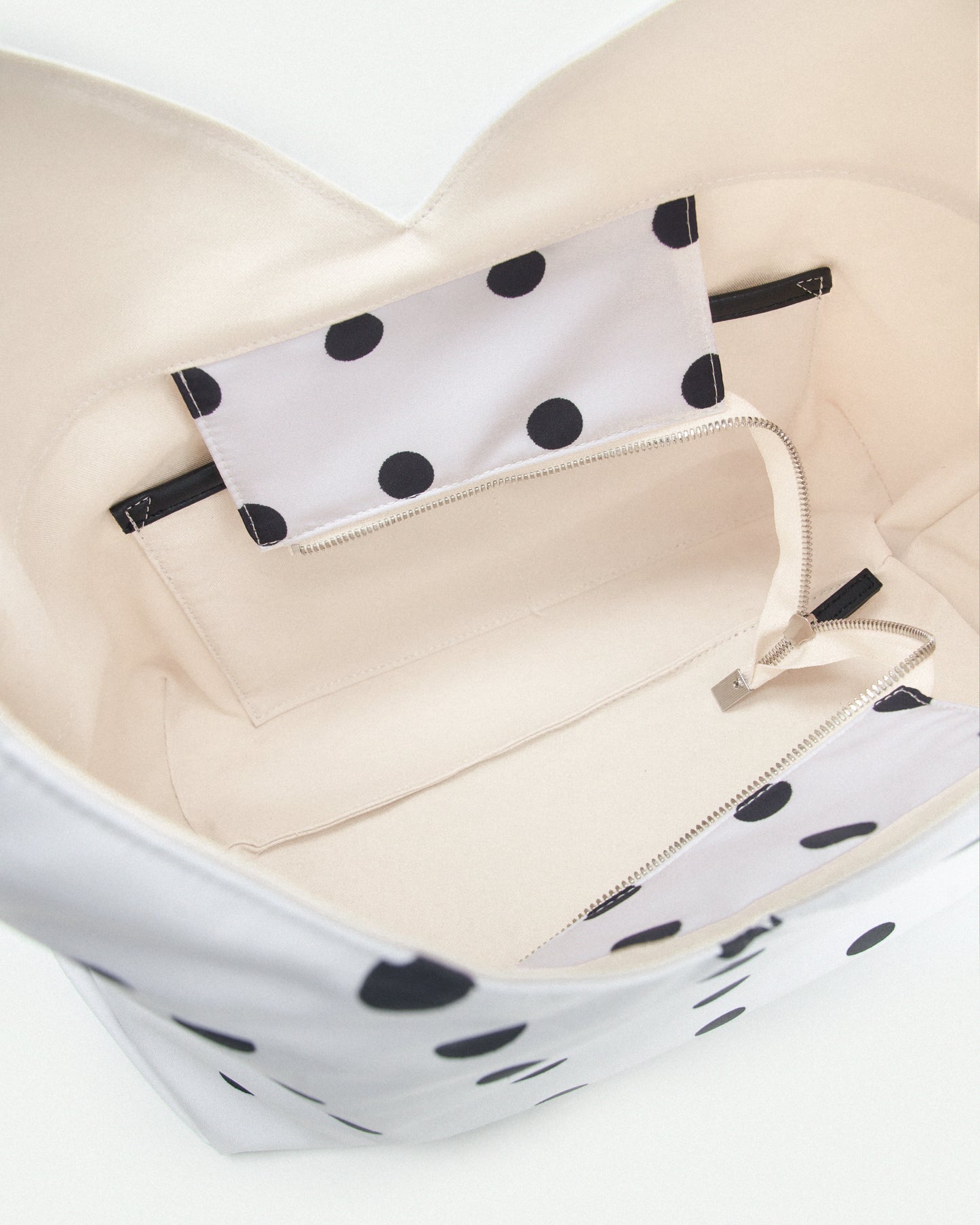 Lam Kiaa | Polka Dot White