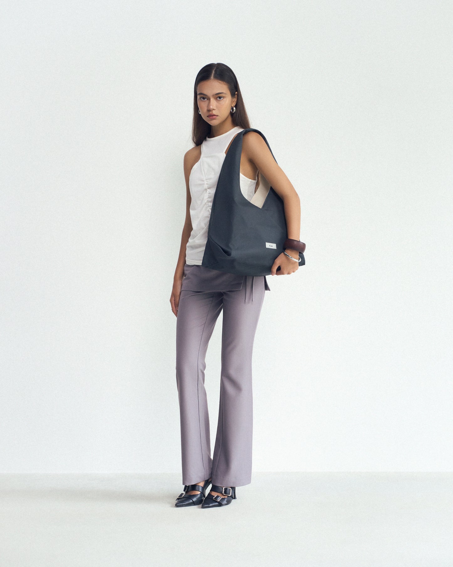 Lam Kiaa | Dark Gray